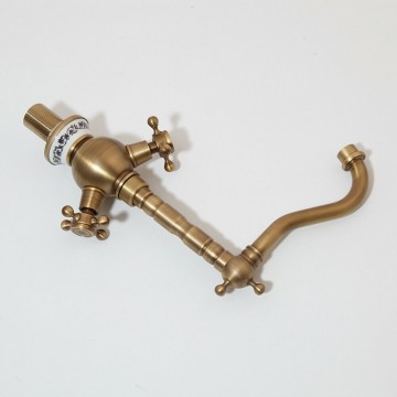 Nostalgische bronskleurige wastafelkraan