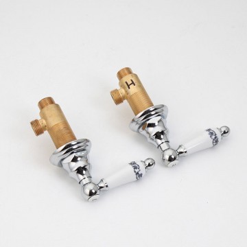 Nostalgische chroom muur kraan