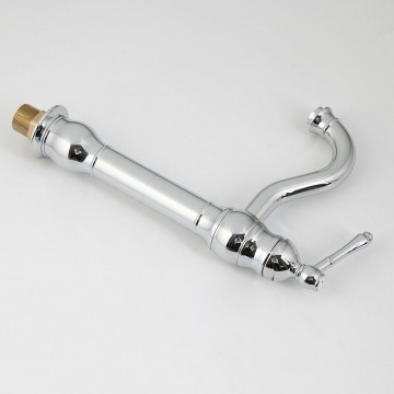 Nostalgische chroom wastafelkraan