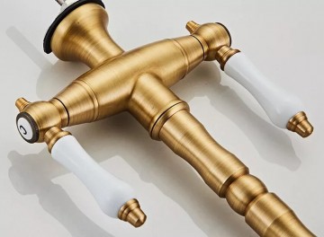 Nostalgische landelijke bronskleurige mengkraan