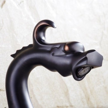 Olie bronzen draakkraan