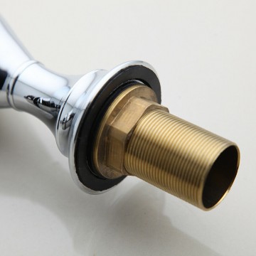 Onderzijde chroom wastafel mengkraan hoog model