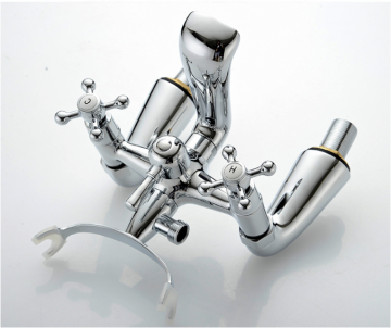 Opbouw chroom kraan badkamer