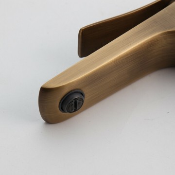 Perlator bronzen mengkraan hoog model