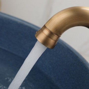 Perlator elegante bronskleurige wastafelkraan