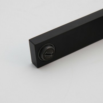 Perlator uitloop zwarte badkamerkraan