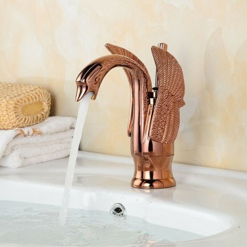 Rose goud gekleurde mengkraan