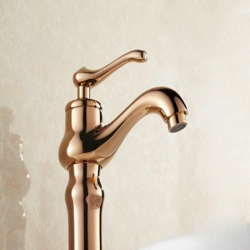 Rose goudkleurige wastafelkraan
