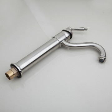 Nostalgische geborsteld nikkel wastafelkraan klassieke uitvoering