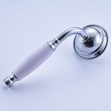 Nostalgische chroom afgewerkte handdouche met keramiek handvat