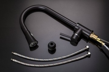 Stijlvolle Olie brons keukenkraan met zwart / olie bronzen afwerking en uittrekbare sproeikop