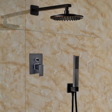 Olie brons gewreven stortdouche inclusief douche-arm en handdouche. Muurbevestiging