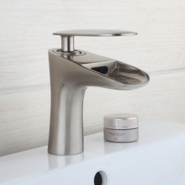 Nikkel geborstelde waterval wastafelkraan strak model
