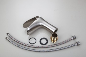 Nikkel geborstelde waterval wastafelkraan strak model