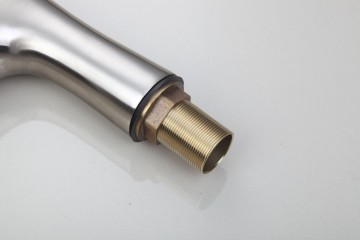 Nikkel geborstelde waterval wastafelkraan strak model