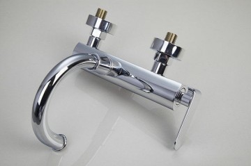 Badkraan chrome inclusief  handdouche in telefoon stijl