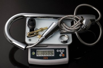 Strakke chroom keukenkraan draaibaar en uittrekbaar met LED verlichting op waterkracht Ledkraan