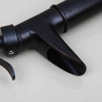 Retro wastafelkraan Klassiek model olie brons gewreven extra hoog.