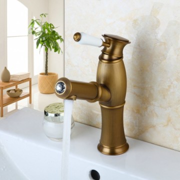 Nostalgische wastafelkraan klassiek model Brons afgewerkt uittrekbaar