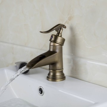 Nostalgische wastafelkraan Klassiek model Brons afgewerkt