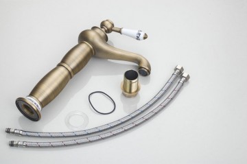 Nostalgische wastafelkraan brons kleurige antieke afwerking