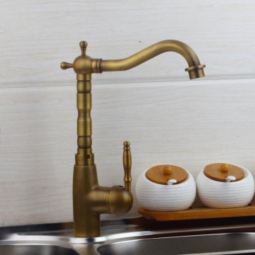 Klassieke brons wastafel kraan ook geschikt is als keukenkraan vintage