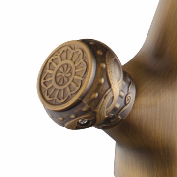 Nostalgische wastafelkraan vintage model Brons afgewerkt klassiek design