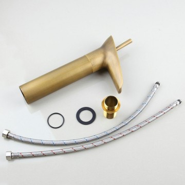 wastafel kraan met keramiek waskom