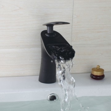 Retro waterval wastafelkraan Klassiek model Olie Brons afgewerkt