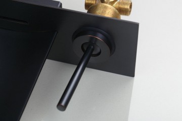 Stoere Olie bronzen inbouw badkraan met  Led verlichting