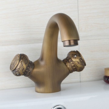 Nostalgische wastafelkraan vintage model Brons afgewerkt klassiek design