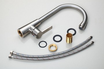 Stijlvolle Keuken kraan geborsteld nikkel afgewerkt en draaibaar.