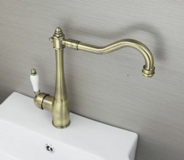 Nostalgische wastafelkraan Klassiek model brons antiek afgewerkt