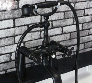 Klassieke olie brons badkraan voor montage op de bad rand.inclusief bijpassende handdouche