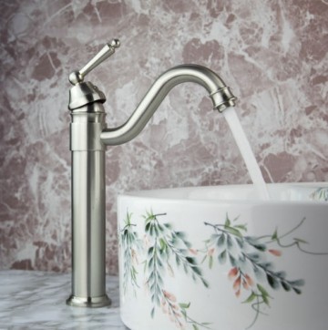 Nostalgische geborsteld nikkel wastafelkraan klassieke uitvoering