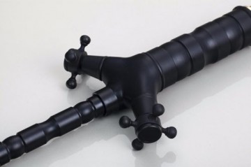 Hoge nostalgische wastafelkraan olie brons kleurige afwerking ideaal voor glazen waskom