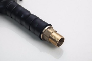 Hoge nostalgische wastafelkraan olie brons kleurige afwerking ideaal voor glazen waskom