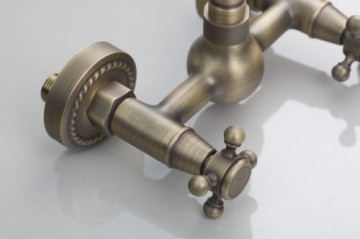 Klassieke bronzen nostalgische badkraan muurbevestiging