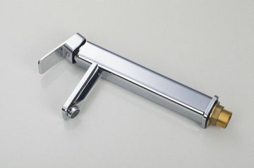 Robuuste wastafelkraan vierkant model chroom afgewerkt design kraan