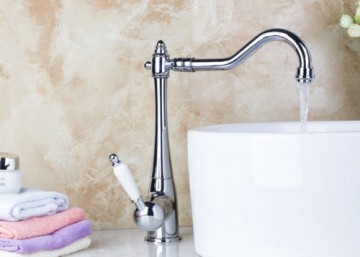 Nostalgische wastafelkraan Klassiek model chroom glanzend