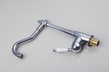 Nostalgische wastafelkraan Klassiek model chroom glanzend