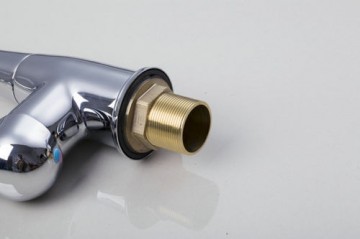 Nostalgische wastafelkraan Klassiek model chroom glanzend