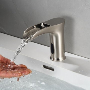 Sensomatica geborsteld nikkel sensor kraan