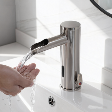 Sensomatica orte sensorkraan geborsteld nikkel warm koud 4