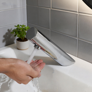 Sensomatica pulse chroom sensorkraan op batterijen 1