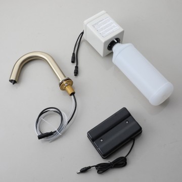 Sensomatica sensor zeepdispenser cesaro geborsteld goud 3