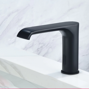 Sensomatica sensorkraan velaro zwart 4