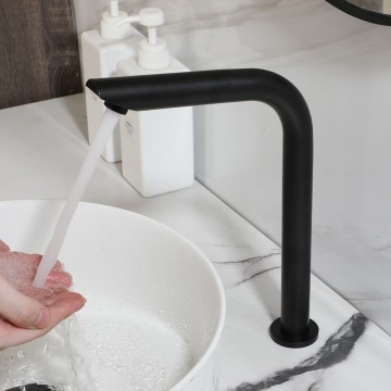 Sensomatica zwarte sensorkraan 31cm 1