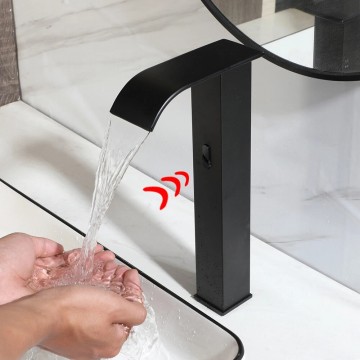 Sensomatica zwarte waterval sensorkraan