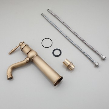 Set elegante bronskleurige wastafelkraan